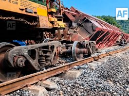 Descarrilamiento de tren deja dos muertos y tres elementos de la Guardia Nacional lesionados en Tonila, Jalisco