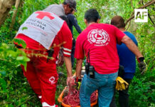 Rescatan a hombre con golpe de calor en zona cerril de Agua Zarca, Coquimatlán