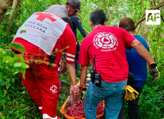 Rescatan a hombre con golpe de calor en zona cerril de Agua Zarca, Coquimatlán