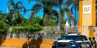 Localizan lona con señalamientos contra elemento de policía estatal por presunta muerte de dos perros en Colima
