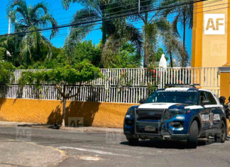 Localizan lona con señalamientos contra elemento de policía estatal por presunta muerte de dos perros en Colima