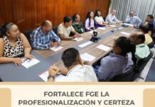 Fiscalía de Colima entrega nombramientos a personal que acreditó evaluaciones de control de confianza