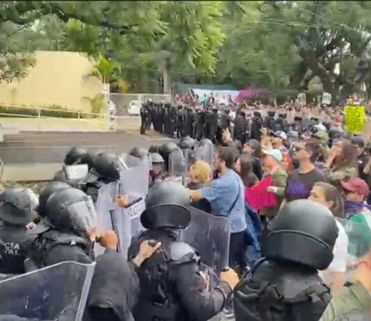 Protesta por agua turbia en Guadalajara termina en enfrentamientos; reportan 39 detenidos