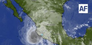Huracán Trudy se mantiene en categoría 2; está a 170 kilómetros de Manzanillo