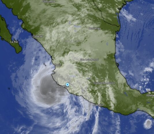 Huracán Trudy se mantiene en categoría 2; está a 170 kilómetros de Manzanillo