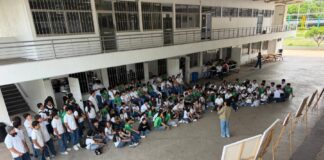 Acerca UdeC obras originales de su acervo a estudiantes del Bachillerato 8