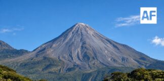Volcán de Colima se mantiene estable y con baja actividad: UEPCyB